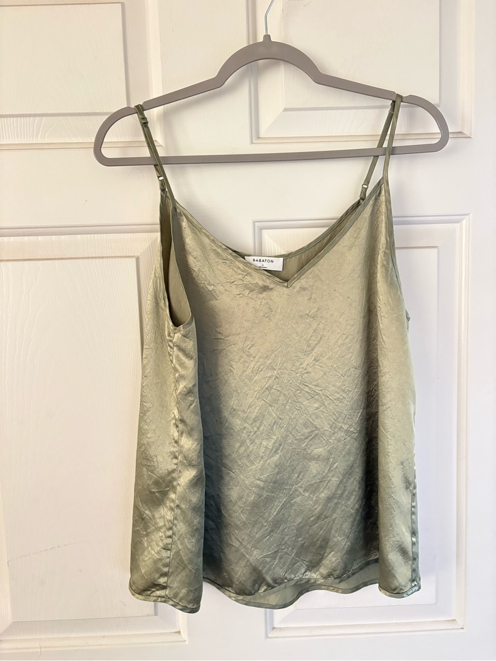 Aritzia Babaton Crinkle Satin Cami Top Size Large Sage Green Silky size large - Picture 2 of 3